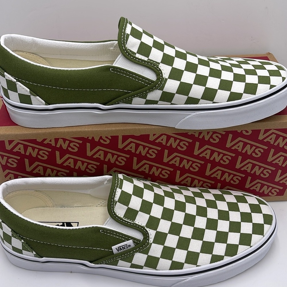 Vans Men’s Classic Slip-On Color Theory Checkerboard
VN000D03CIB
Sneakers - Picture 2 of 16